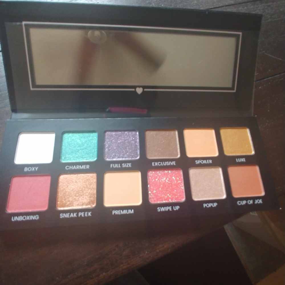 Nwt Boxycharm eye shadow pallete